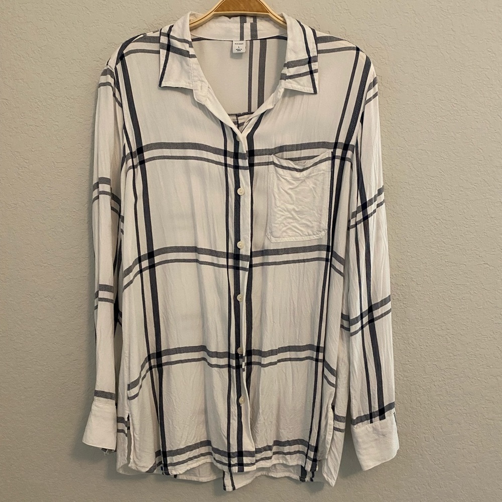 Old Navy White & Navy Plaid Button-Down Top • Large